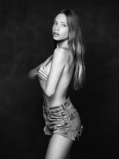 Yana with flowers for intermodels models agency